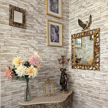 Grand 31 Apartment *